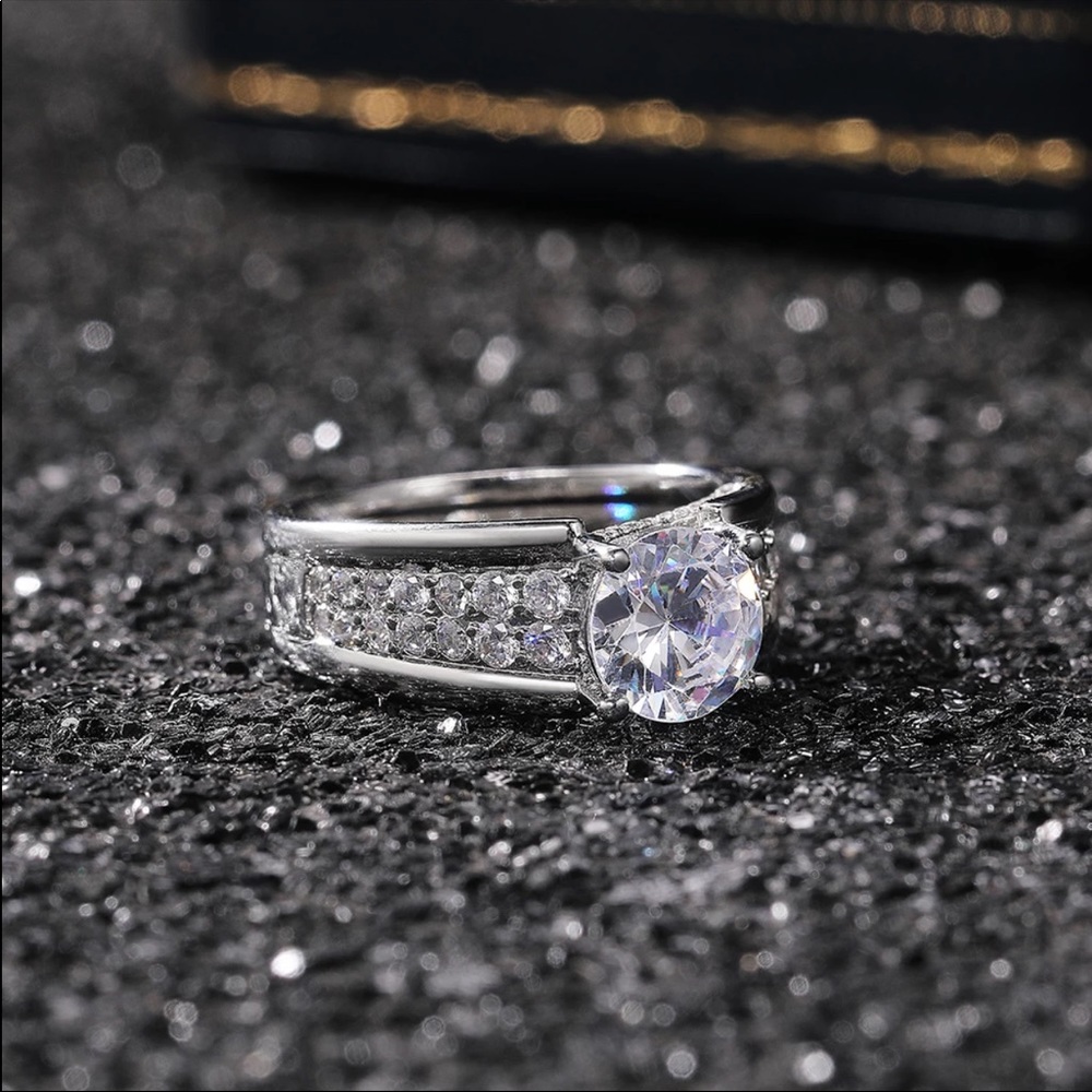 New Women’s 925 Silver Beautiful Diamond Ring - Picture 5 of 6